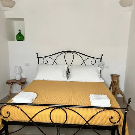 Trullo In Vigna 치스테르니노